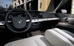 2010 Mercury Grand Marqui interior #4