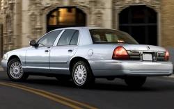 2010 Mercury Grand Marqui interior #2