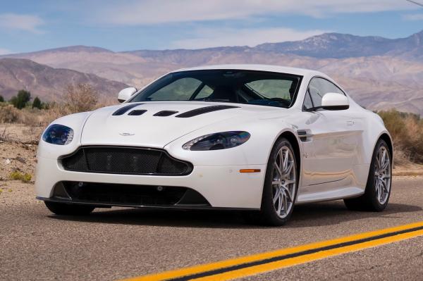 2015 Aston Martin V12 Van interior #1