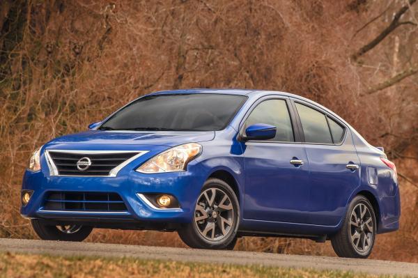 2015 Nissan Versa 1.6 SL  exterior #1
